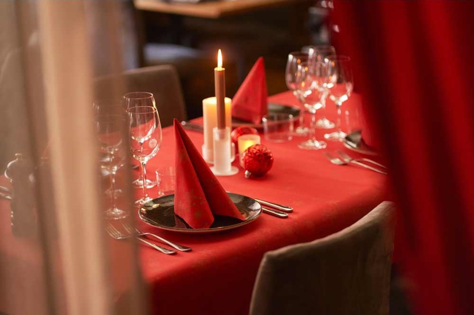 Duni Dunicel Placemats 30x40cm Star Shine Red Pak 100 stuks - Op is op, foto 6 van 6