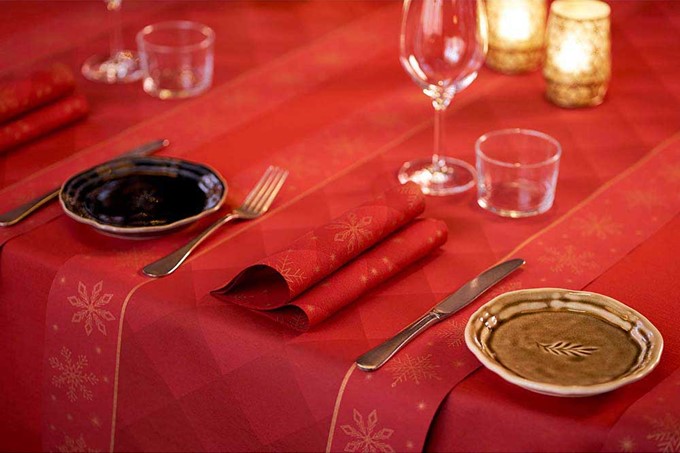 Duni Dunicel Tafelloper Rol 24mx40cm (Perforatie 1,20m) Rhombus Bordeaux, foto 4 van 5